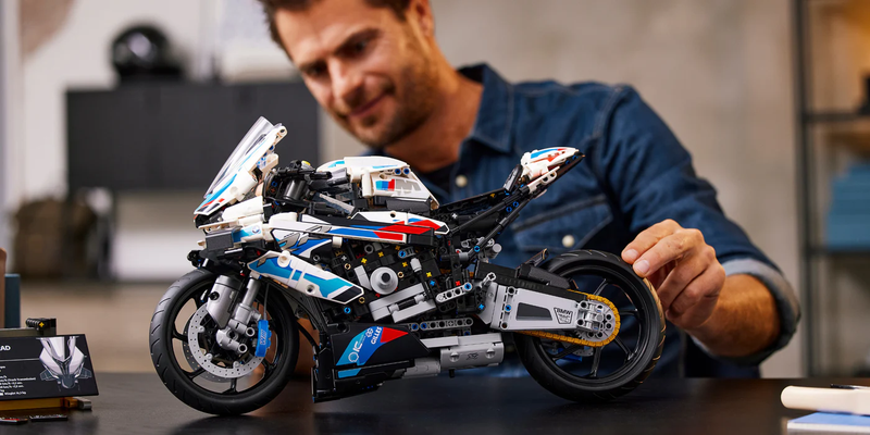 BMW M 1000 RR Technic | 1920PCS