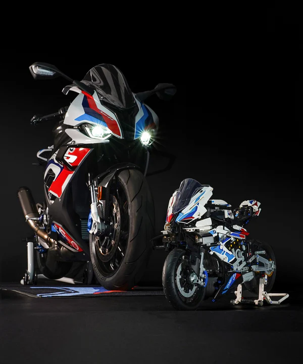 BMW M 1000 RR Technic | 1920PCS