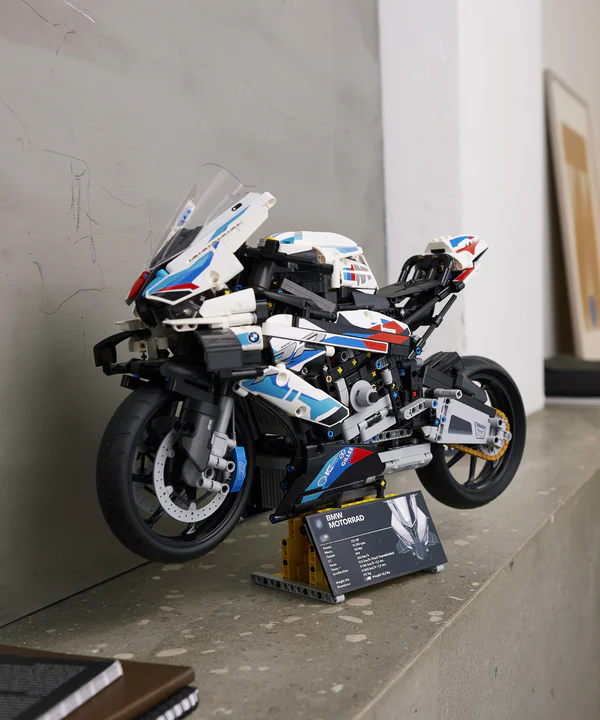 BMW M 1000 RR Technic | 1920PCS