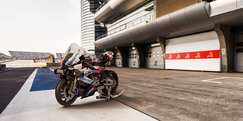 BMW M 1000 RR Technic | 1920PCS
