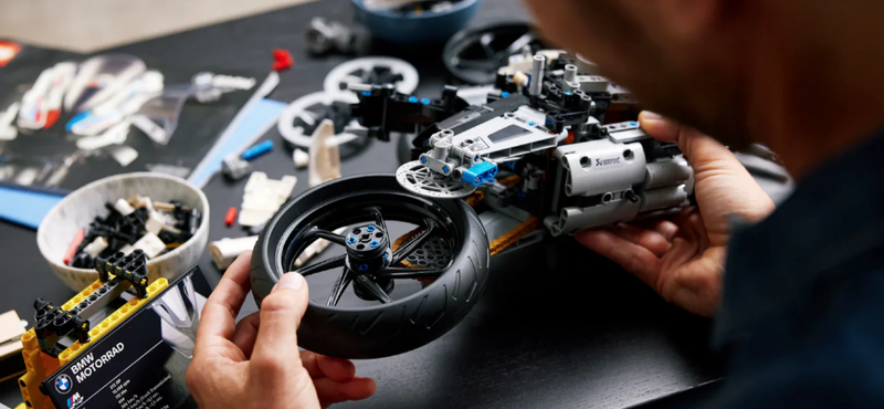 BMW M 1000 RR Technic | 1920PCS