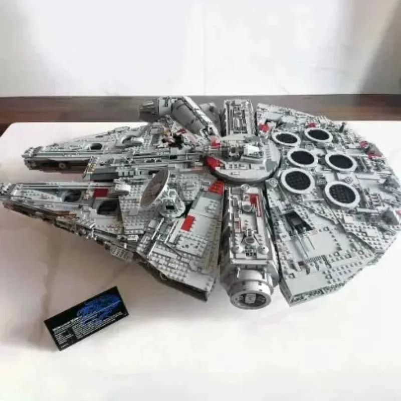 Nave Millenium Falcon - Star Wars | 921 PCS